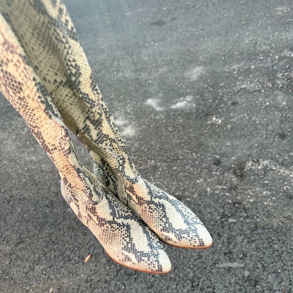 Jacey By Steve Madden - image 2